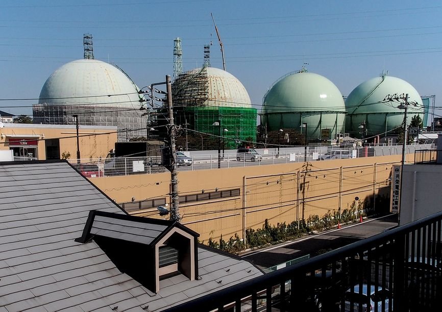 LNG storage tanks near residential areas in Tokyo